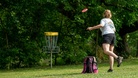 Frisbeegolf on hauskaa ja helppoa liikuntaa. Kuva: jatocreate / Pixabay. 
